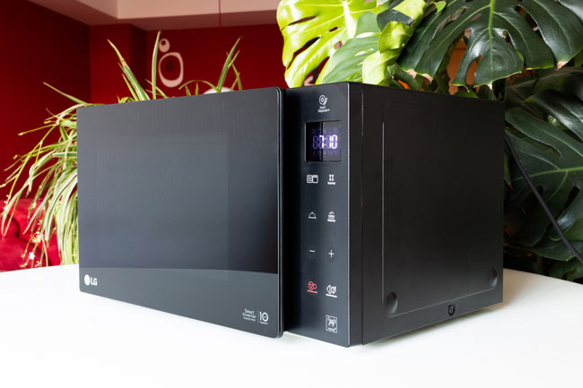 Probamos el Smart Inverter de LG, un horno microondas 4 en 1 que te hará  olvidar el horno convencional